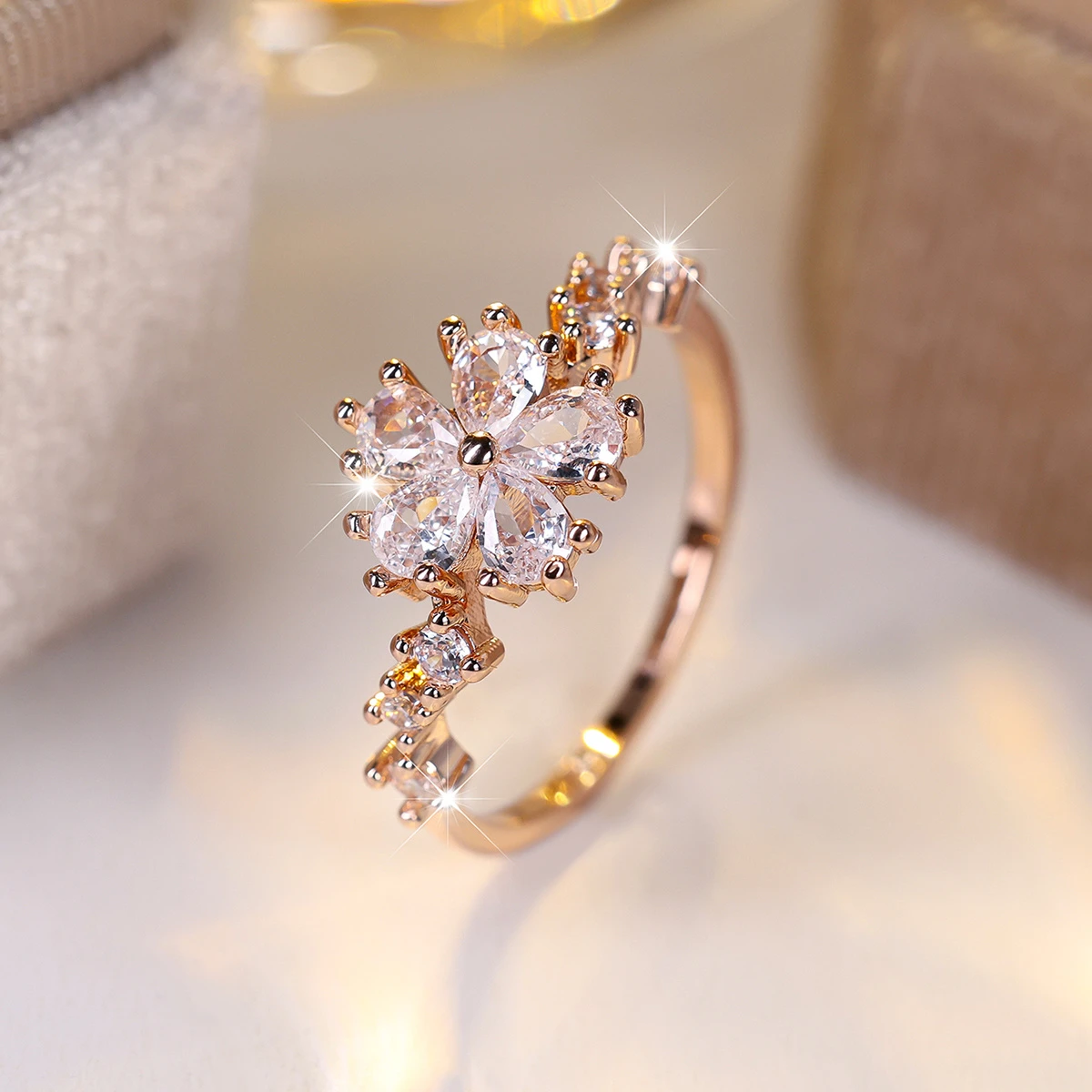 Daisy Crystal Ring