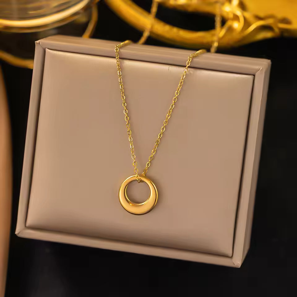 Classic Gold Circle Necklace