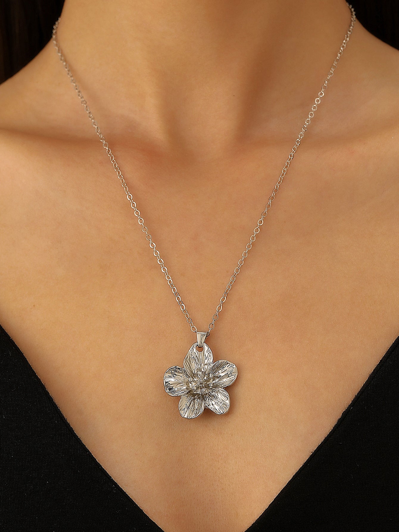 Delicate Flower Necklace