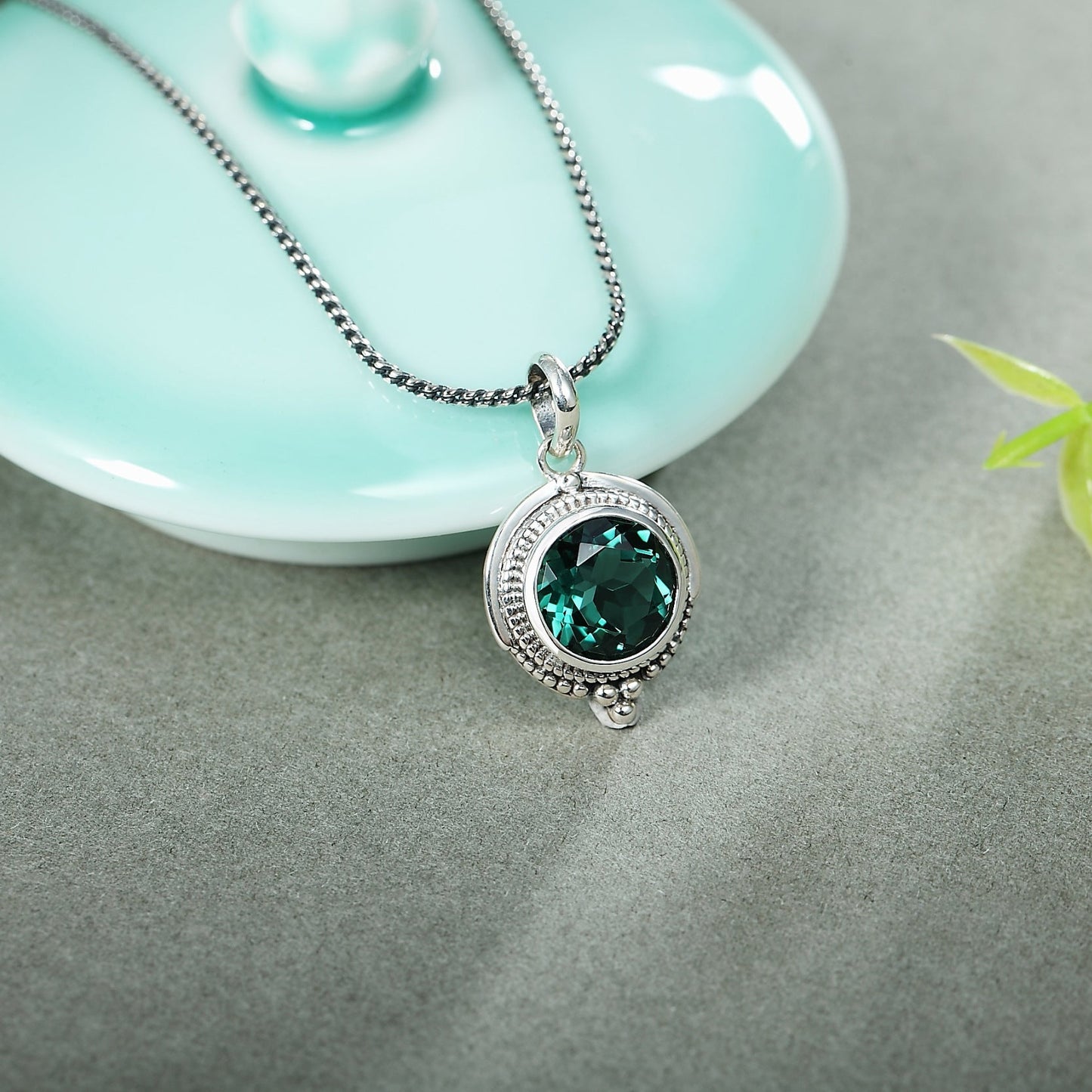 Elegant Emerald Necklace