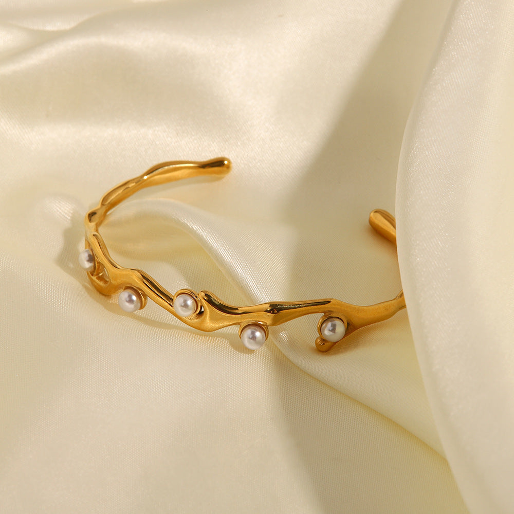 Elegant Pearl Bracelet