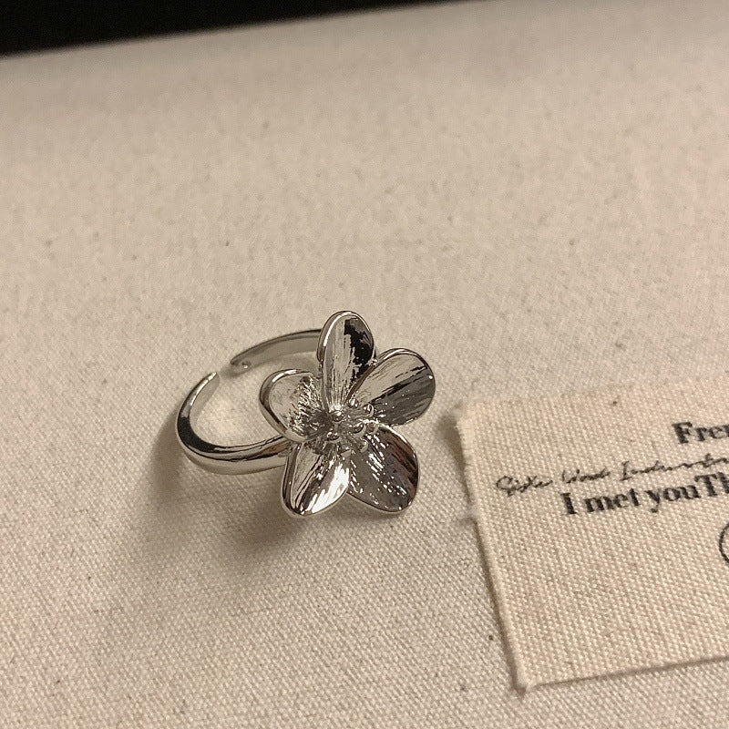 Statement Flower Ring