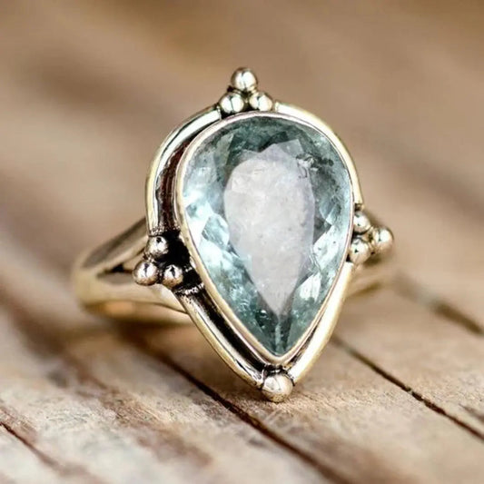 Vintage Style Ring With Blue Crystal Inlay
