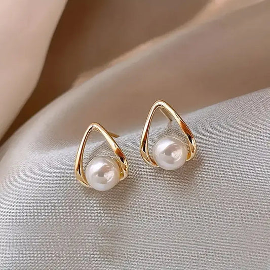 Openwork Triangular Earrings With Elegant Pearls