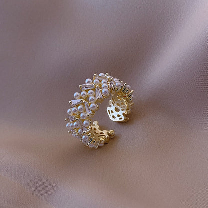 Luxury Pearl Ring In Gold