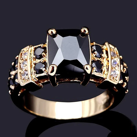 Vintage Black Crystal And Gold Ring