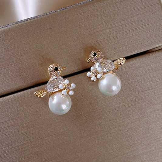Luxury Birdie Earrings In Cubic Zirconia And Pearl Inlay