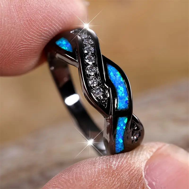 Thessia White Gold Lunebray Ring