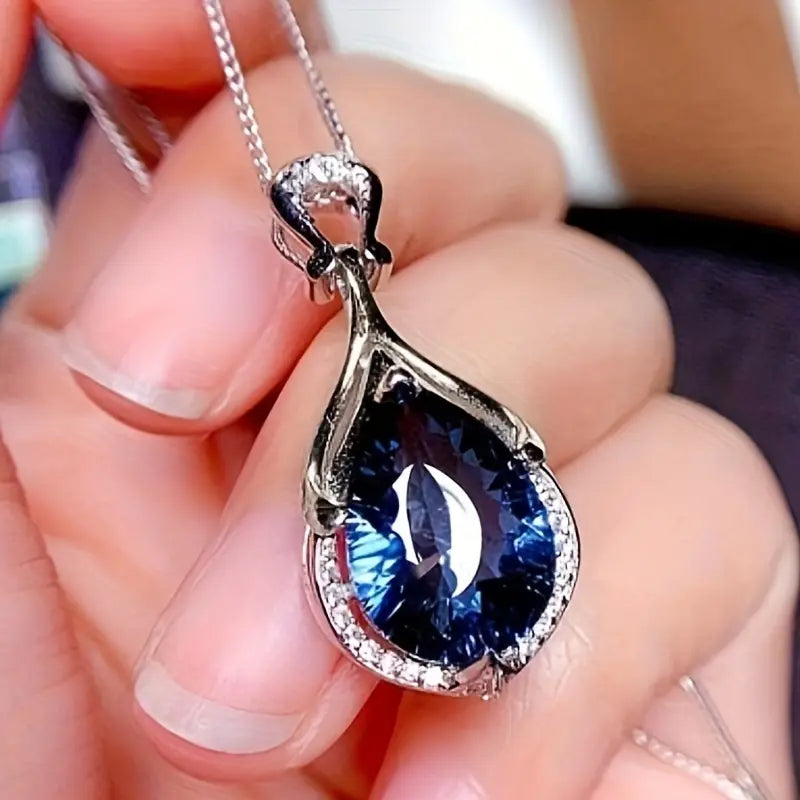 Alindra Feymorra White Gold Necklace