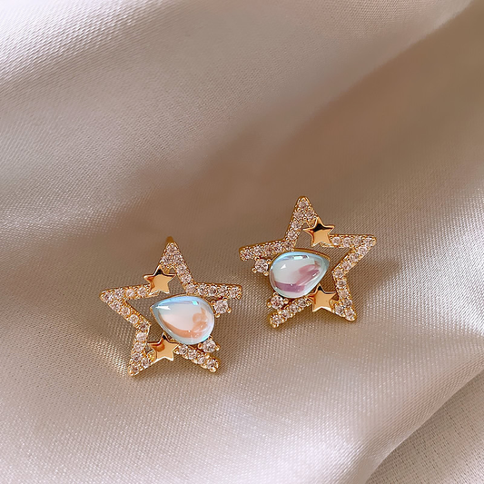 Elegant Star Earrings In Diamonds