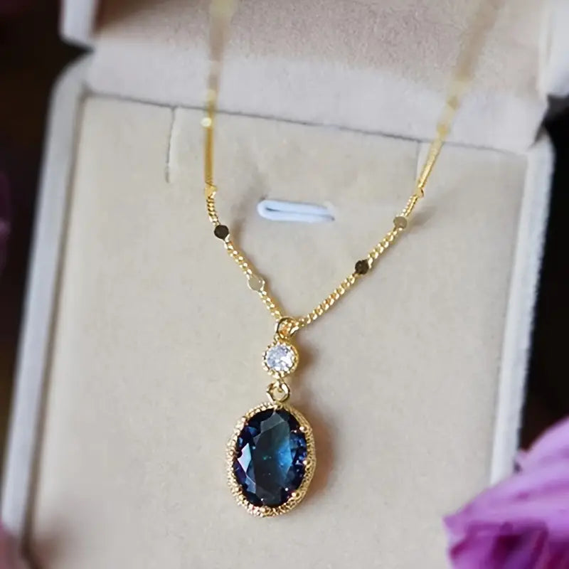 Exquisite Thessia Lunebray Gold Necklace