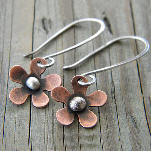 Vintage Flower Earrings In Silver