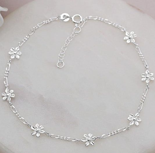 Delicate Daisy Bracelet