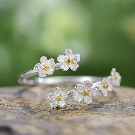 Delicate Daisy Ring