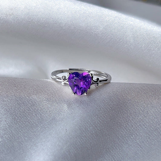 Elegant Amethyst Ring