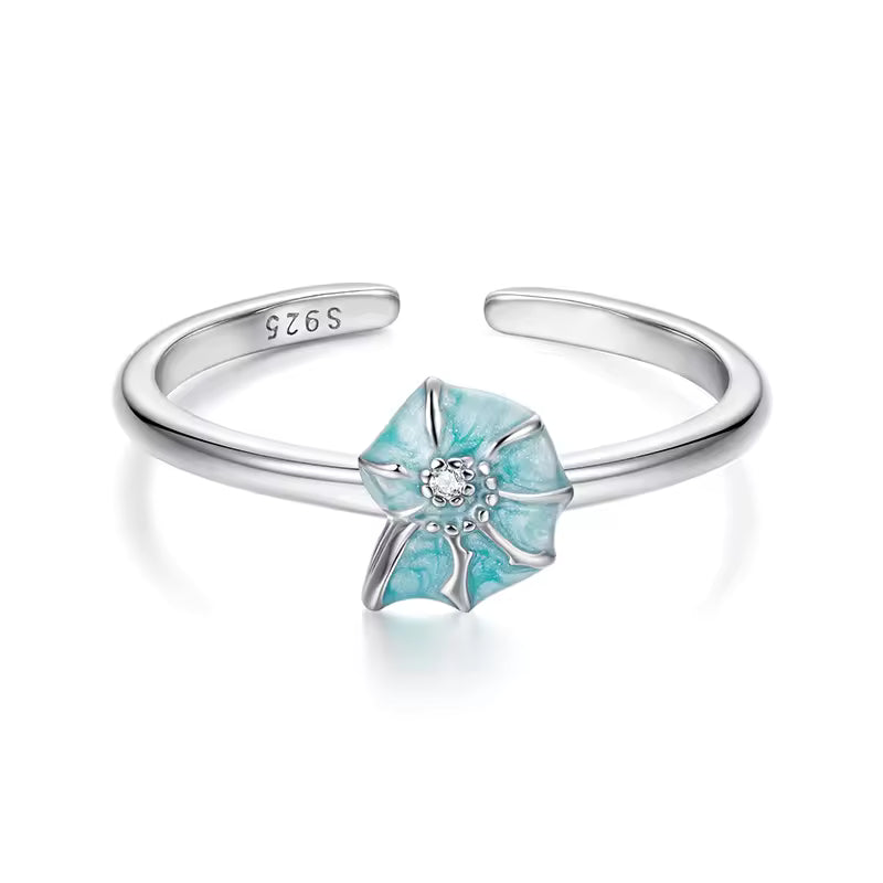 Elegant Aquamarine Flower Ring