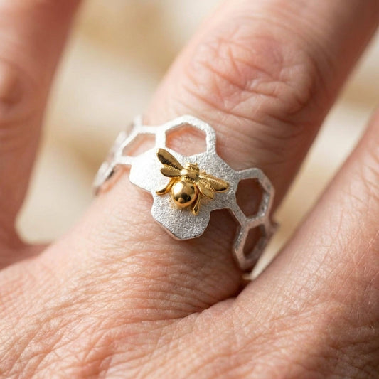 Bee Geometric Ring