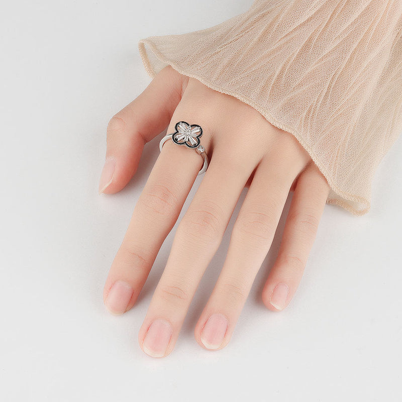 Elegant Clover Ring