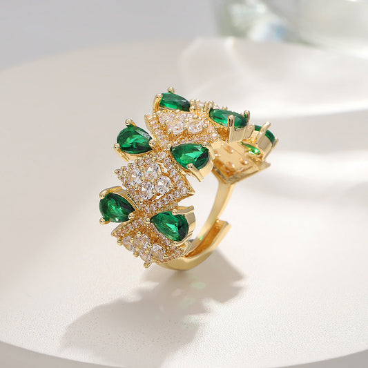 Elegant Emerald Gold Ring