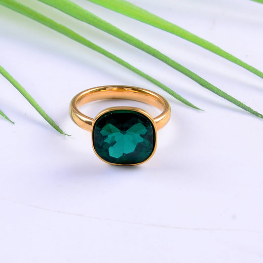 Elegant Emerald Ring