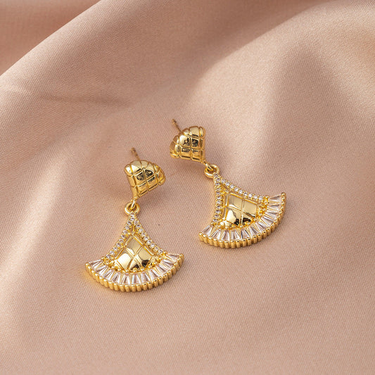 Elegant Gold Fan Earrings