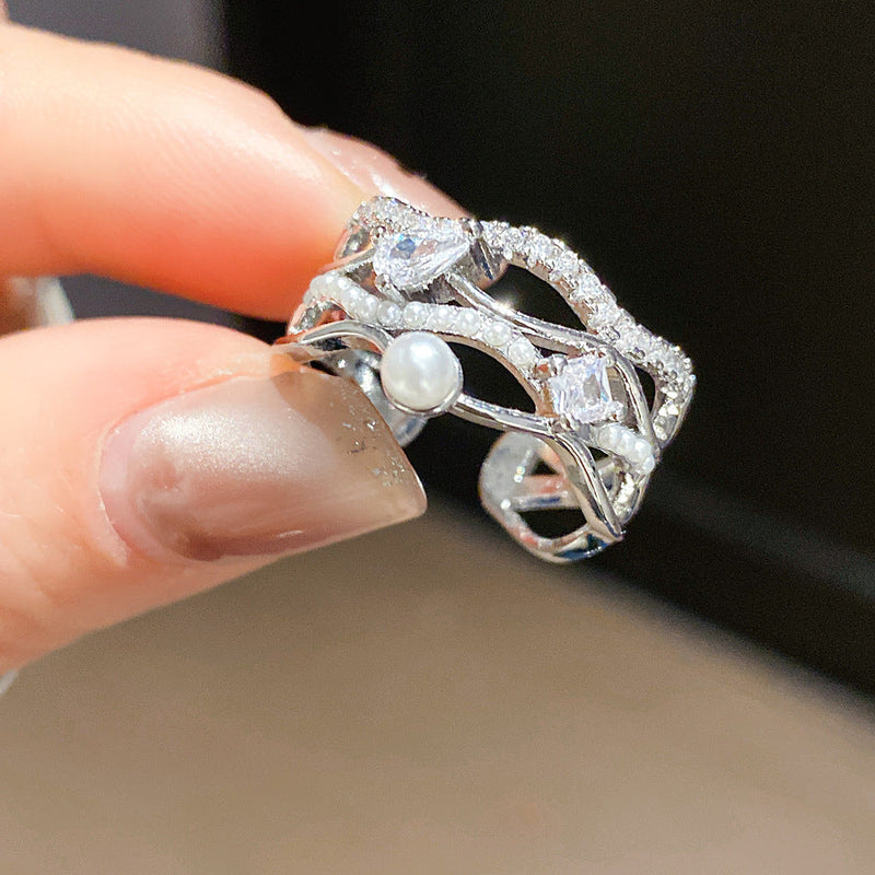 Elegant Pearl Diamond Ring