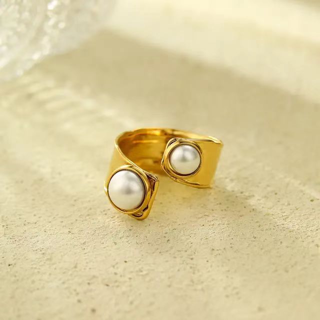 Elegant Pearl Ring