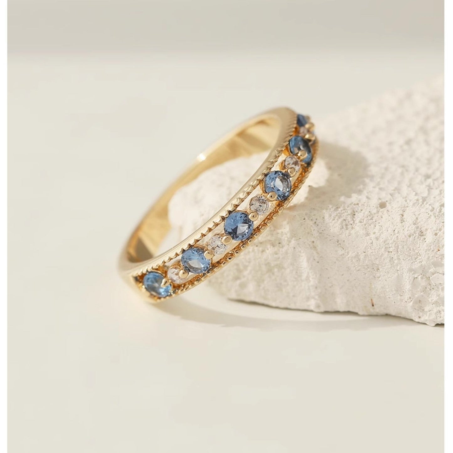 Elegant Sapphire Gold Ring