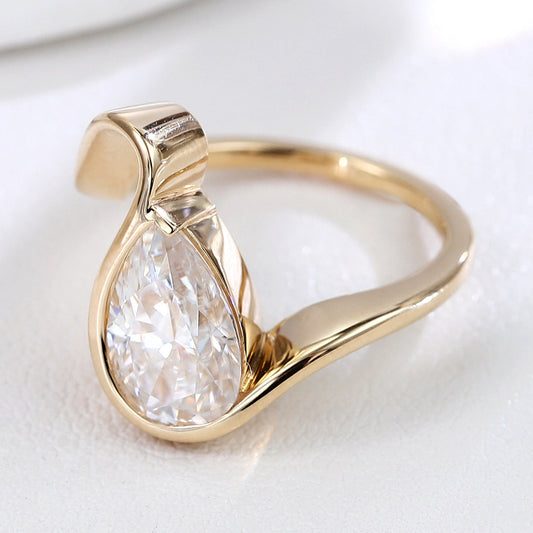 Elegant Teardrop Ring