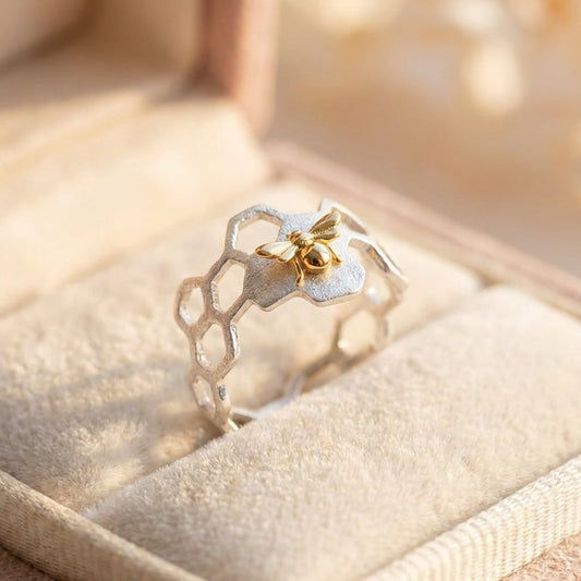 Elegant Bee Geometric Ring