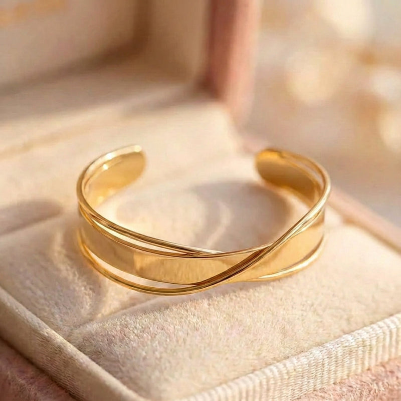 Classic Golden Bracelet