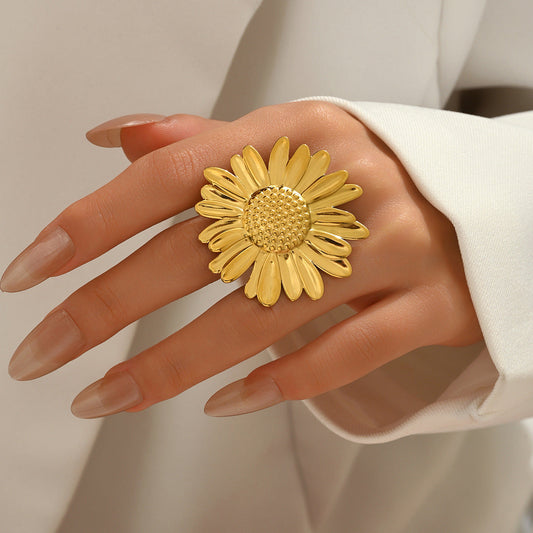 Golden Daisy Ring