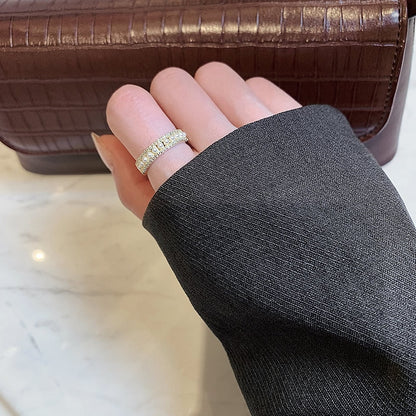 Luxury Ring In Gold And Pearls