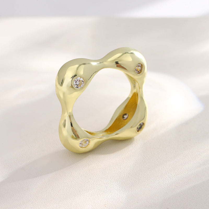 Modern Gold Diamond Ring
