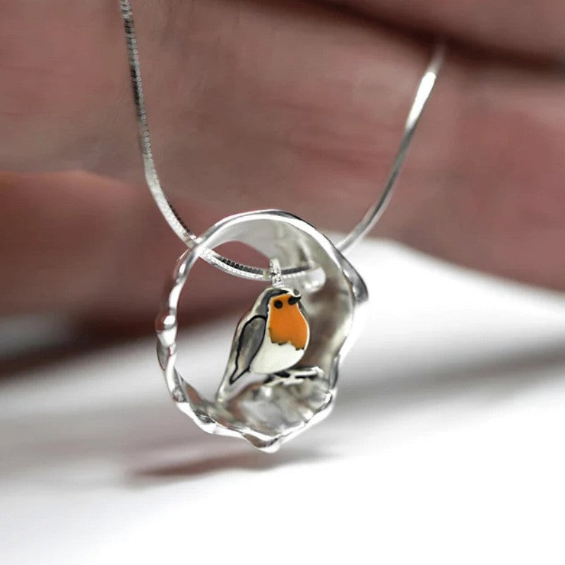 Charming Silver Necklace For Any Occasion