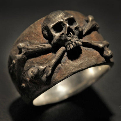 Elegant Gothic Skull Band Ring