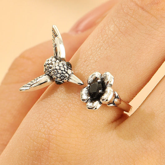 Statement Bee Ring