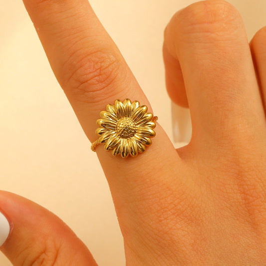 Statement Gold Daisy Ring