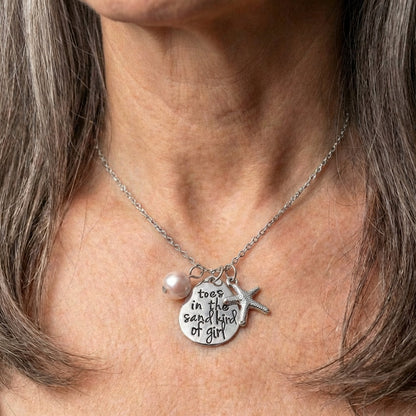Toes In The Sand Necklace In Silver