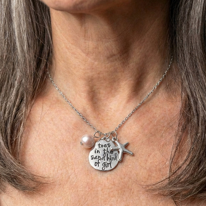 Toes In The Sand Necklace In Silver