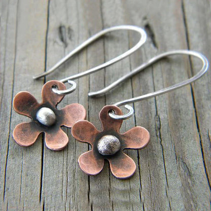 Vintage Flower Earrings In Silver