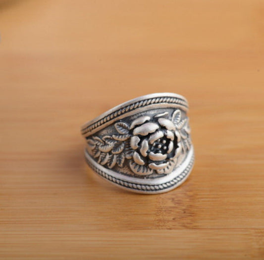 Vintage Floral Ring