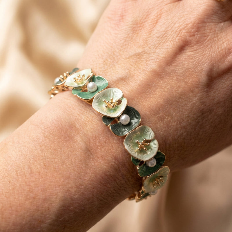 A Green Pearl Bracelet