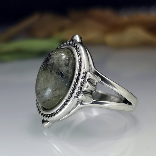 Vintage Labradorite Ring