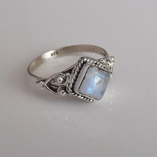 Vintage Moonstone Ring