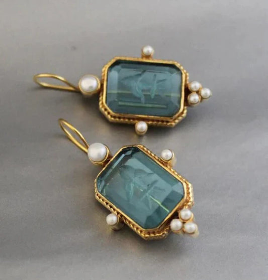 Vintage Pearl Intaglio