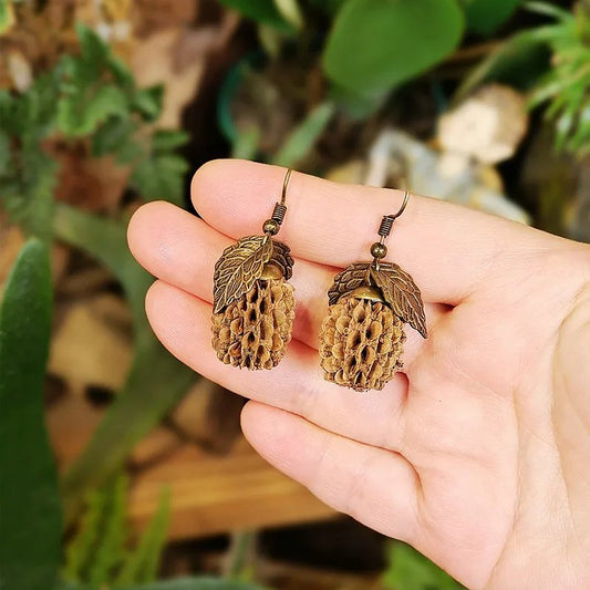 Vintage Pinecone Drop