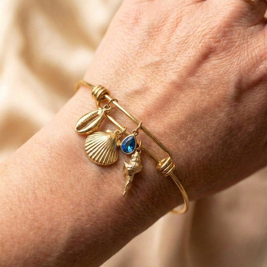 Shell Charm Adjustable Gold Bracelet