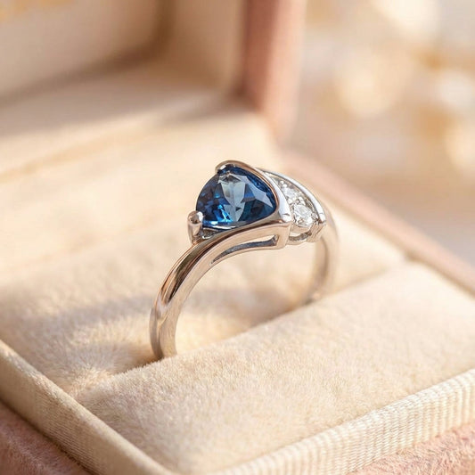 Vintage Silver Blue Trillion Stone Ring