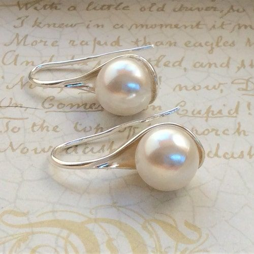 Elegant Pearl Earrings In Silver